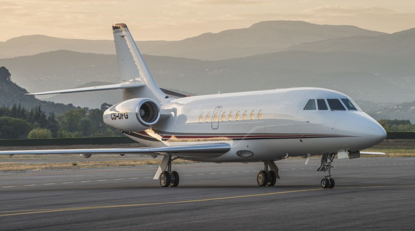 NetJets Falcon