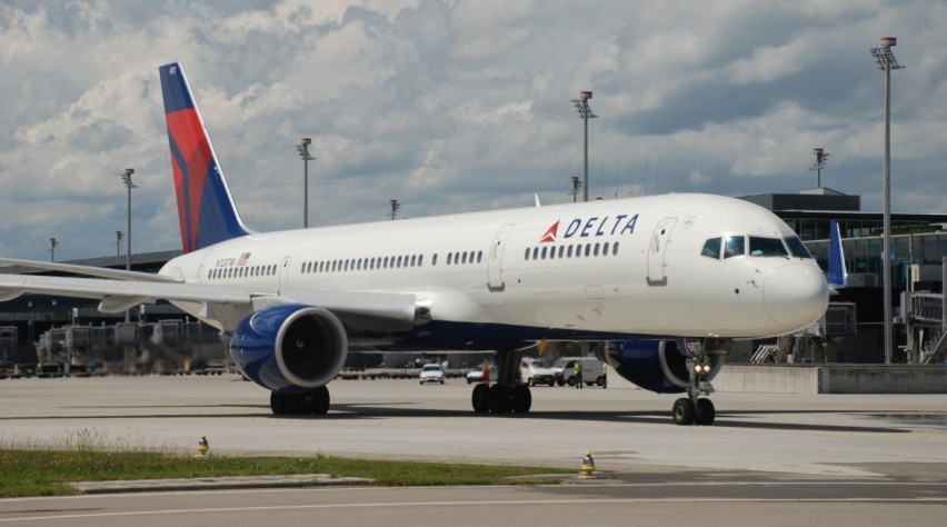 Delta 757