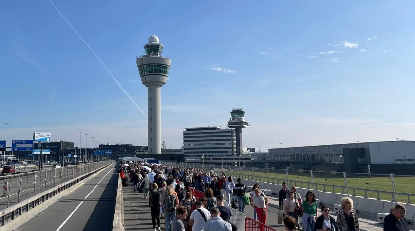 Schiphol drukte rijen