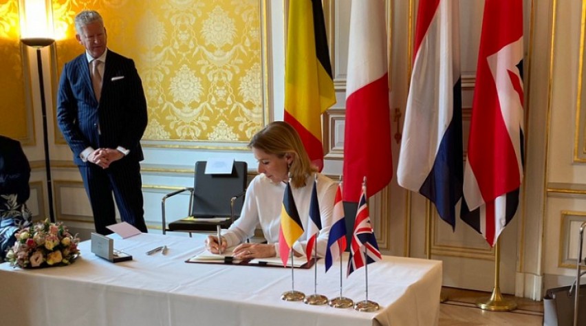 Van Veldhoven Ondertekening Verdragen Eurostar