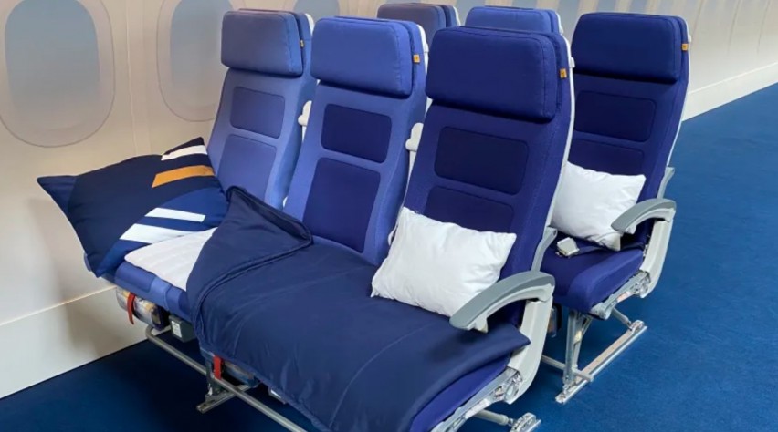 Lufthansa Sleeper Row