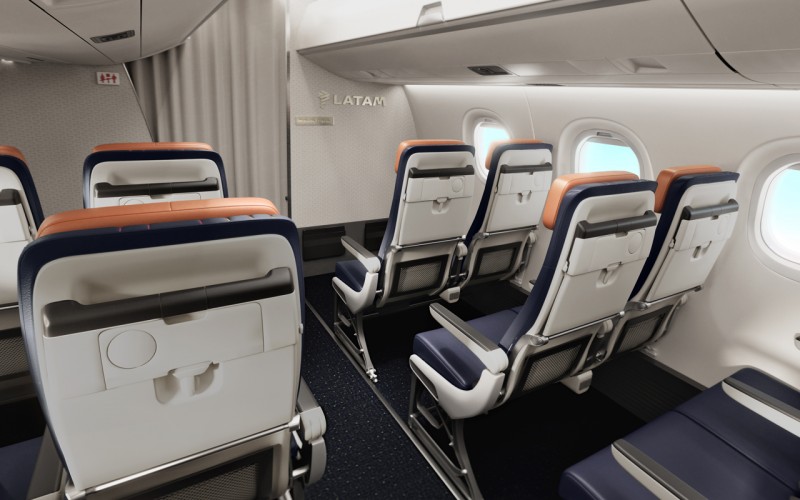 LATAM Embraer E195-E2 cabine