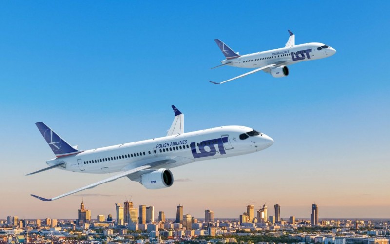 LOT Polish A220