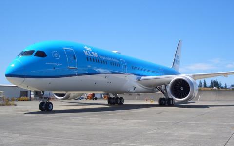 KLM 787