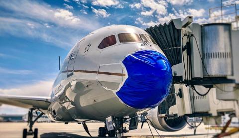 United Airlines 787 mondkapje