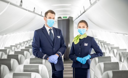 airBaltic crew