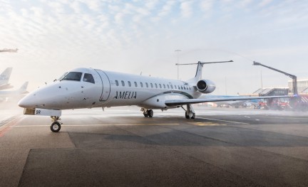 Amelia Embraer 145