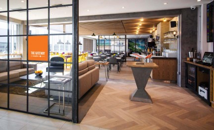 easyJet lounge