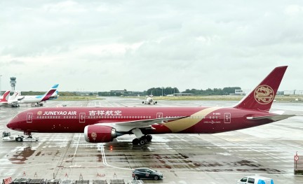 Juneyao Air Boeing 787