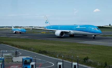 KLM-Boeing-787(c)Richard-Schuurman-1200