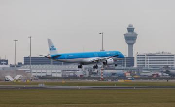 KLM Cityhopper E195-E2 Schiphol