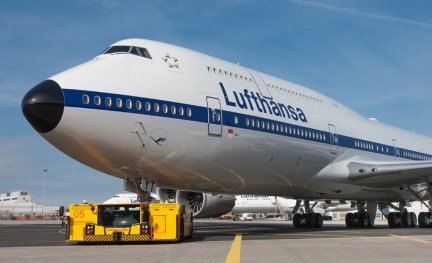Lufthansa Boeing 747-8 Retro