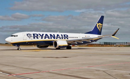 Ryanair Boeing 737 MAX 8200