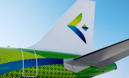 SalamAir Airbus A320
