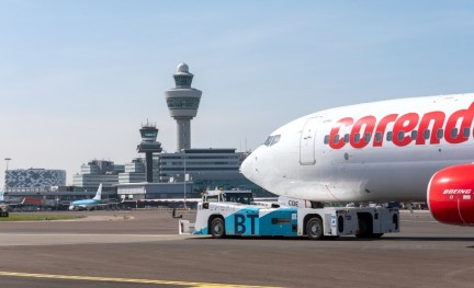 Taxibot Corendon Schiphol