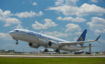 United 737 MAX 9