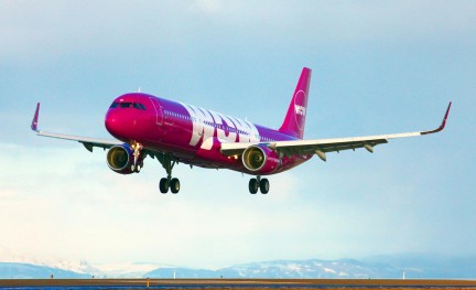 WOW Air Airbus A321