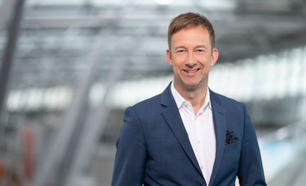 CEO Lars Redeligx 