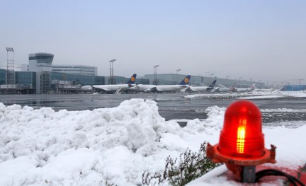Frankfurt Airport sneeuw