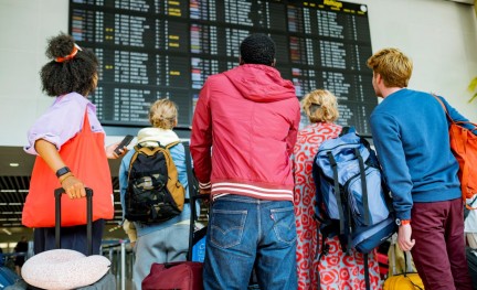 Brussels Airport terminal reizigers vertrekbord