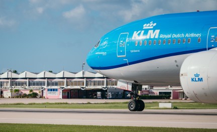 Foto (c) Bonaire International Airport KLM Boeing 777 Bonaire