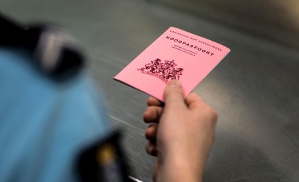 Foto (c) Koninklijke Marechaussee Noodpaspoort