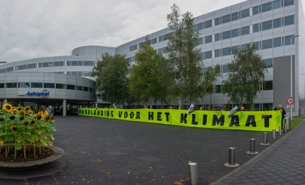 Greenpeace protest Schiphol