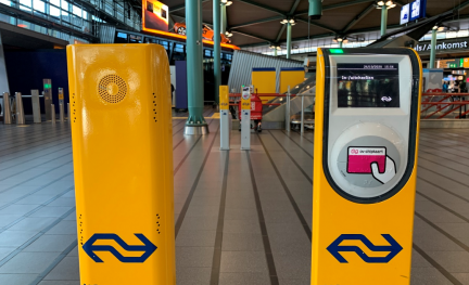 NS Schiphol Plaza Station Check-In