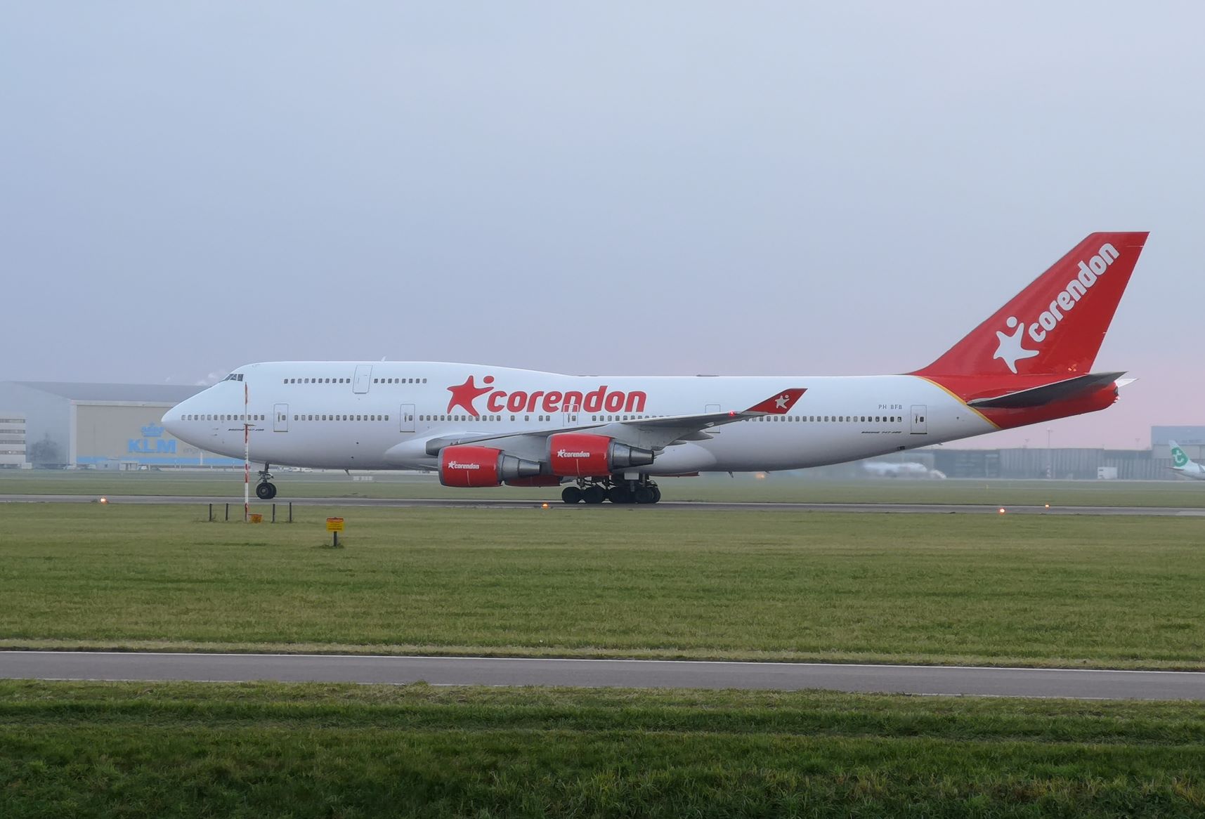 Corendon Boeing 747 op Schiphol