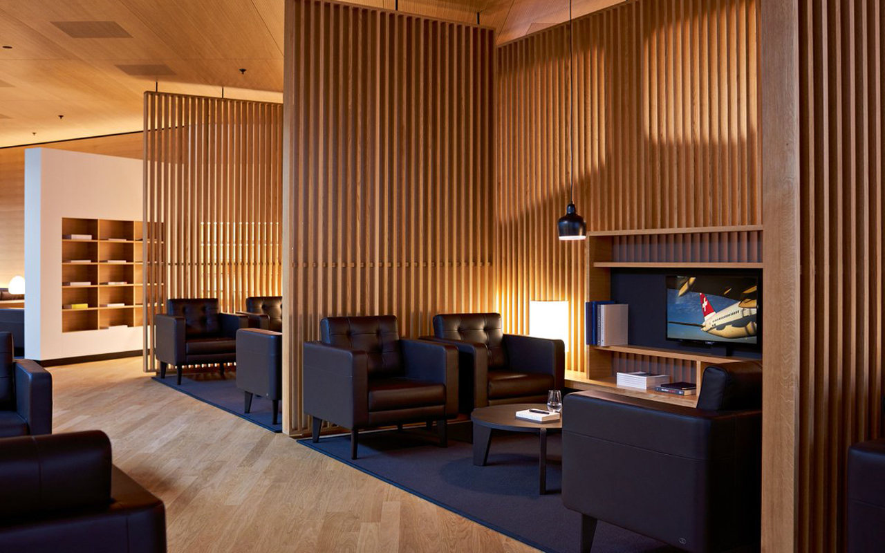 SWISS First Class lounge 