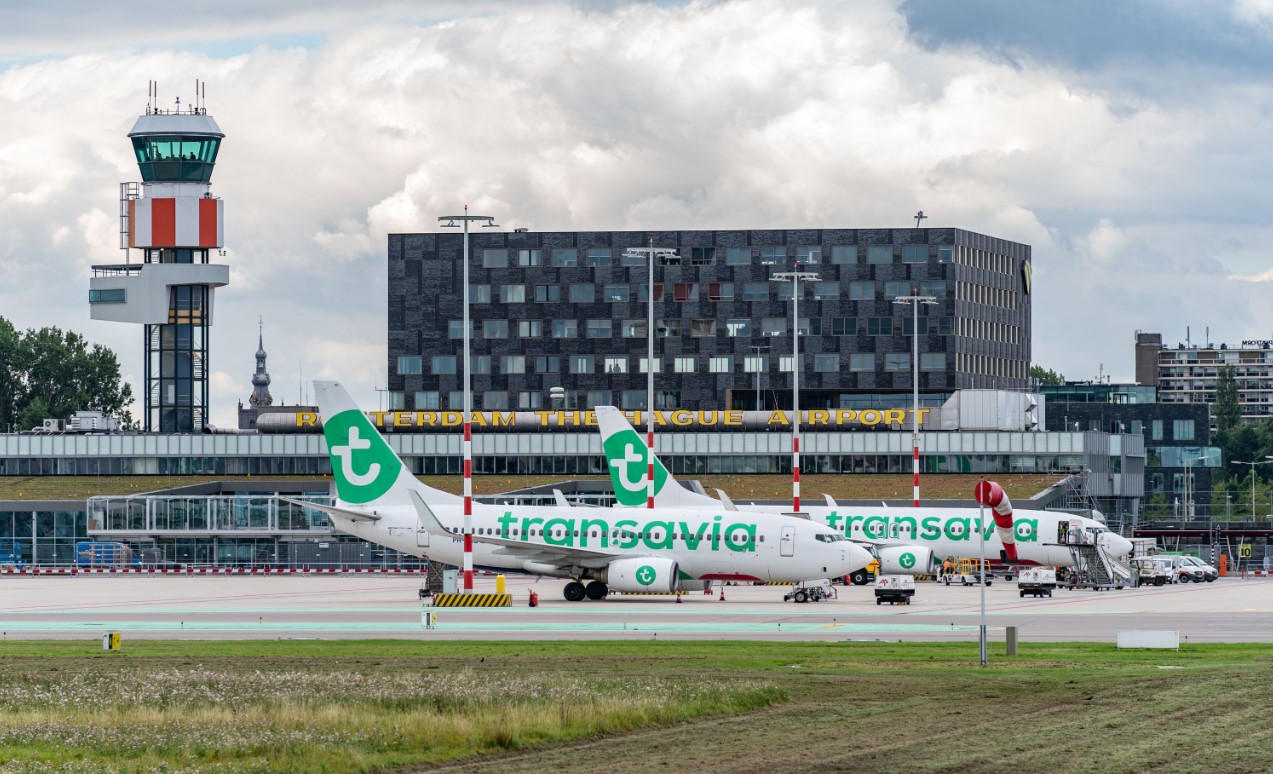 rotterdam airport travel taxi