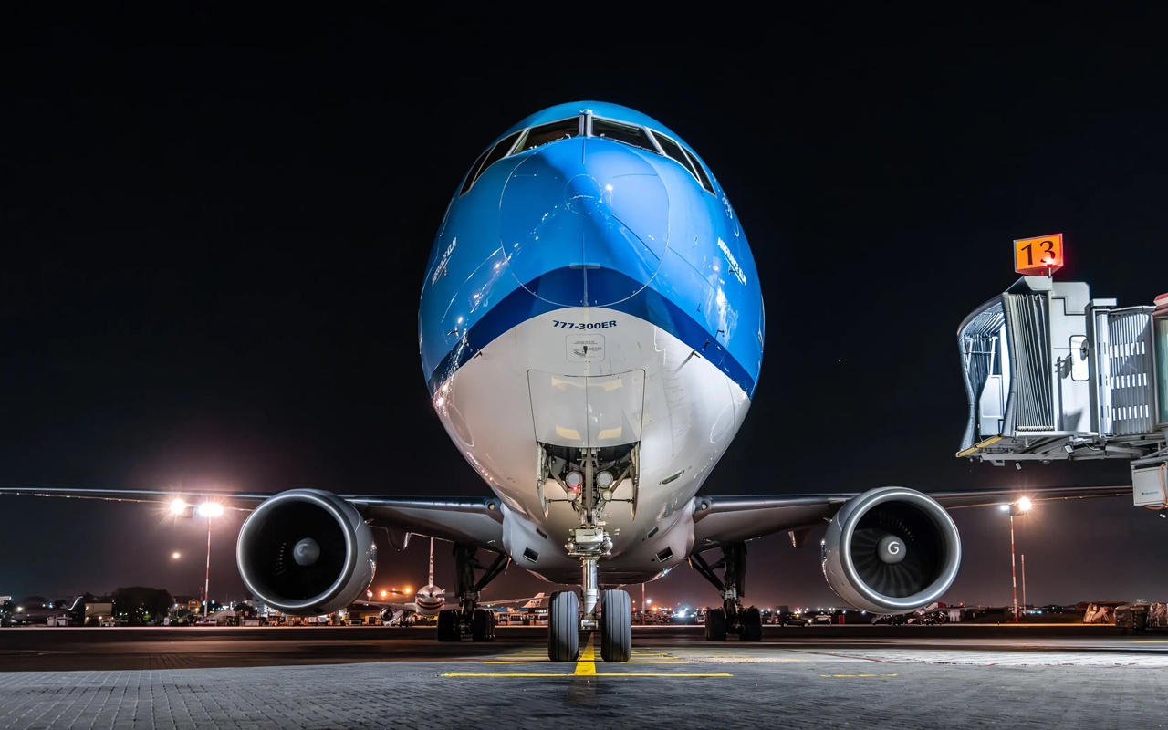 KLM-777 onderweg naar Sao Paulo keert om boven Atlantische Oceaan