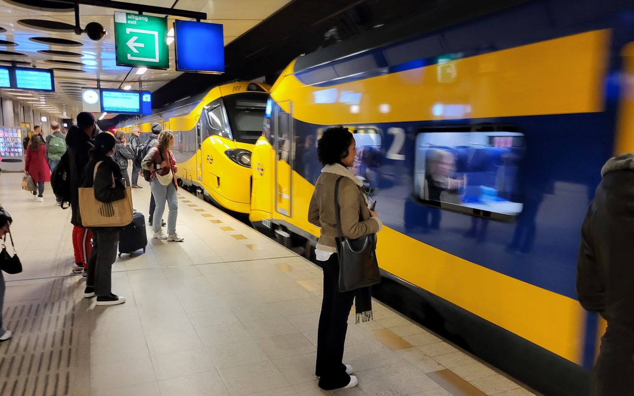 Vliegvelden moeilijk te bereiken tijdens ov-staking woensdag