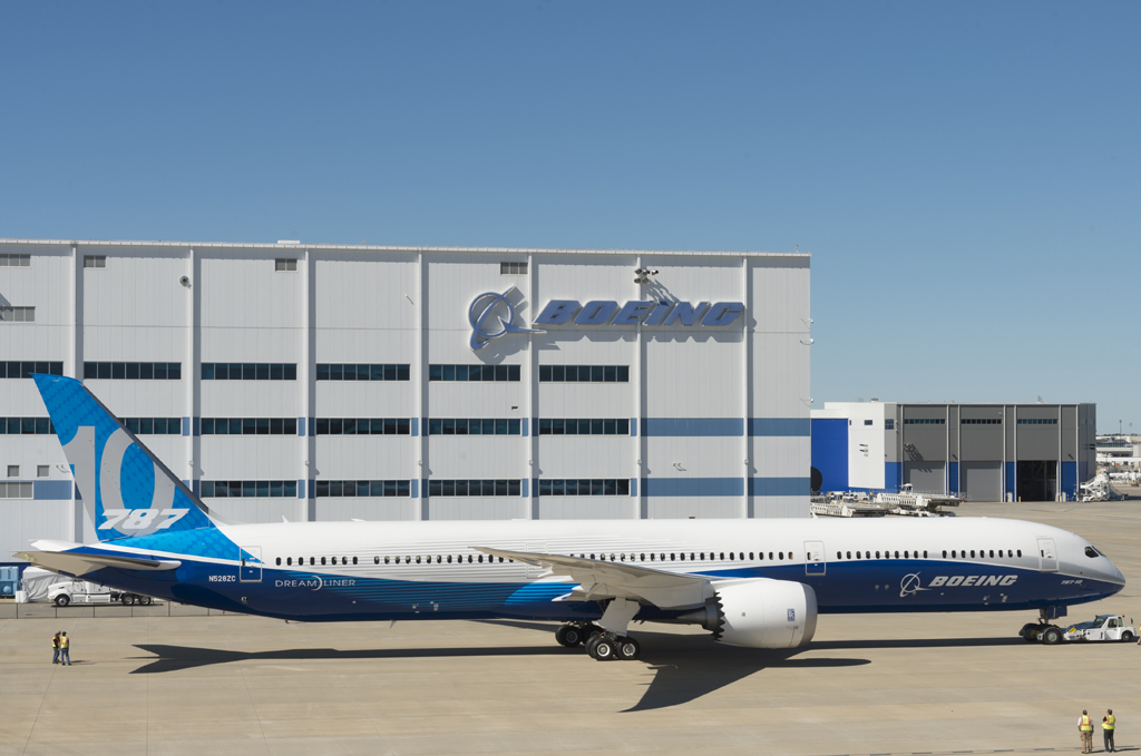 Boeing 787-10 Dreamliner